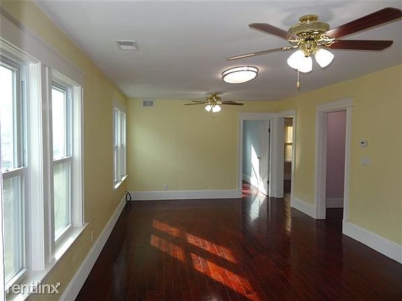 04-Living-cum-Dinning Room