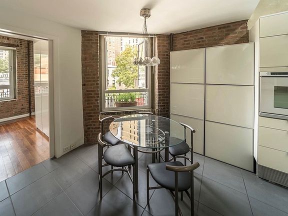 4th image of 31 W 94th St #4AB