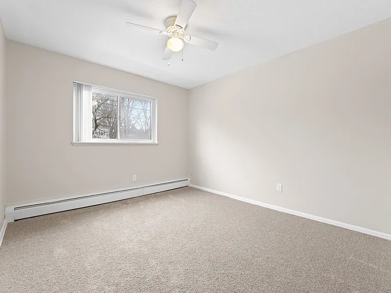 The Hillcrest Apartments — Photo 38