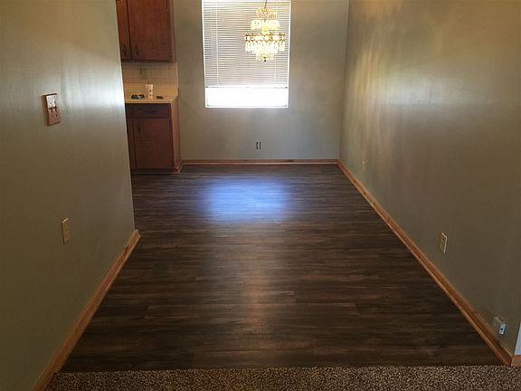 5th image of 1302 N Park St