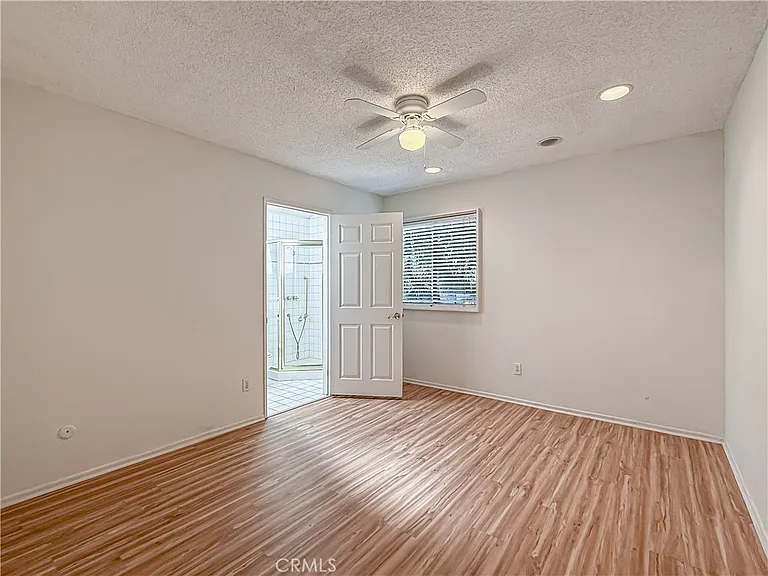 9201 Paso Robles Ave — Photo 33