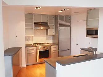 Sold by Madison Prominent Immeuble Inc