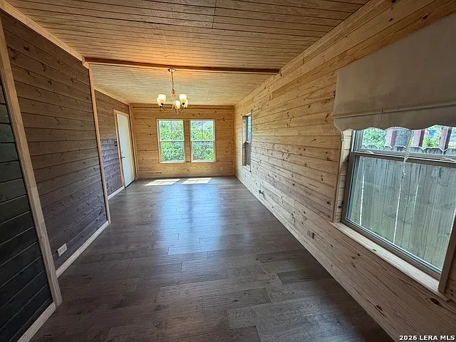3 bed, 2.0 bath, 1240 sqft, $1,500 — Photo 2