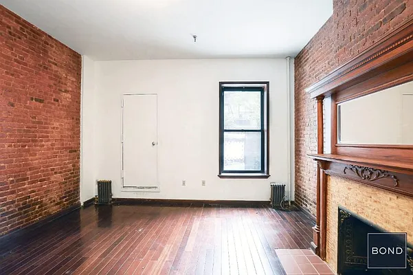 Rented by Bond New York | media 19