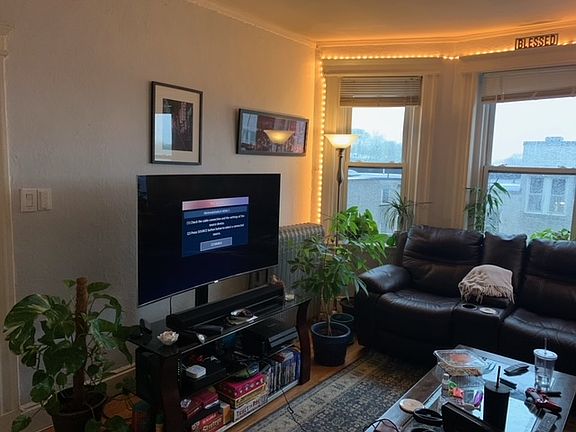 3rd image of 1637 Commonwealth Ave APT 17