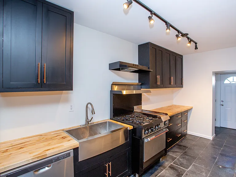 1503 N Bailey St — Photo 12
