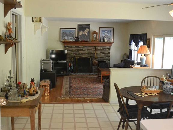 4th image of 1399 White Spruce Dr