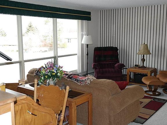 3rd image of 604 Continental Way
