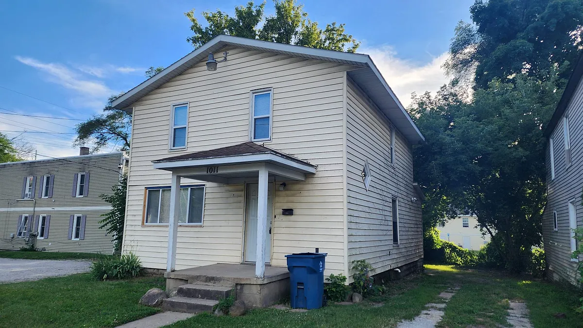 1011 Lafayette Ave NE, Grand Rapids, MI 49503 HotPads