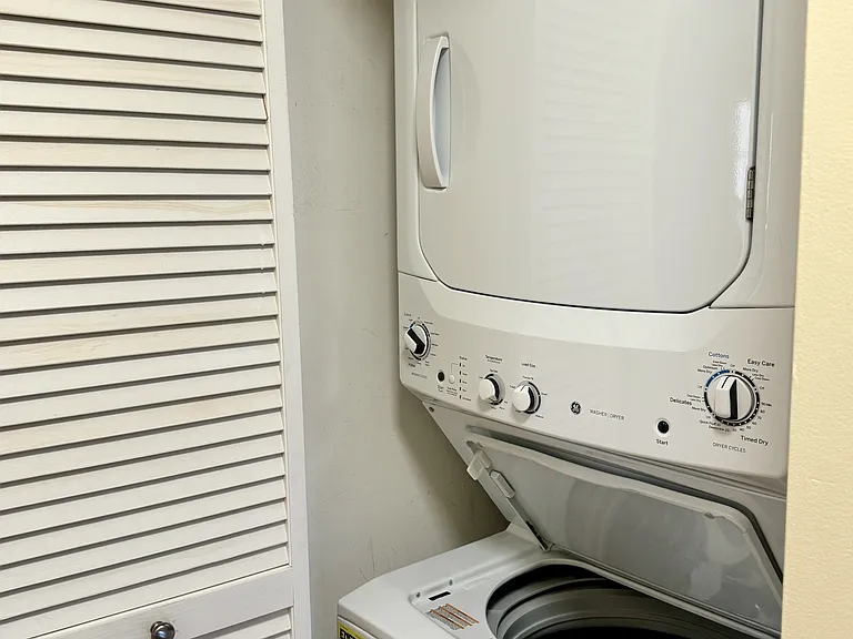 In-unit washer/dryer