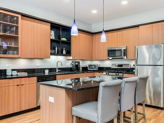 5th image of 1138 W Catalpa Ave #B-1