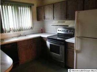 2073 Mount Hope Ln, Toms River, NJ 08753