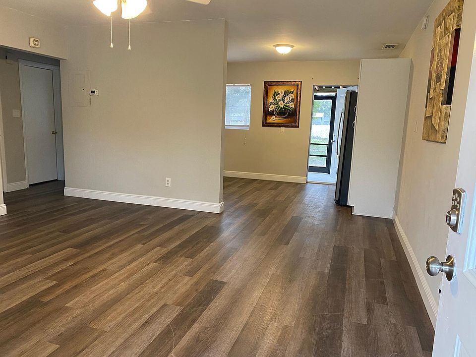 1st image of 11115 Hannaway Dr #1