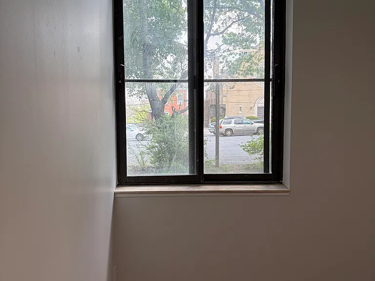 Parkway Apartments — Photo 14