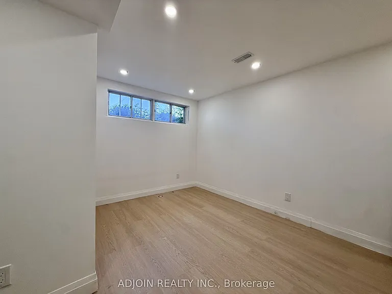 18 Patrick Blvd — Photo 6