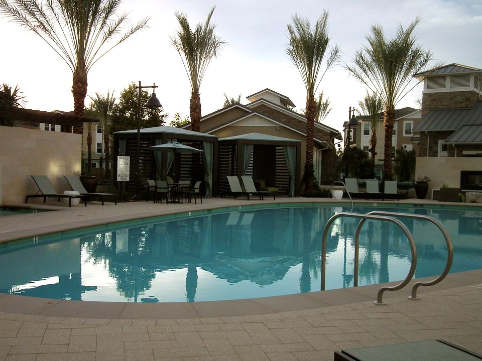 Steps to Resort facilities, Saltwater pool, 2 Jucuzzis, caba