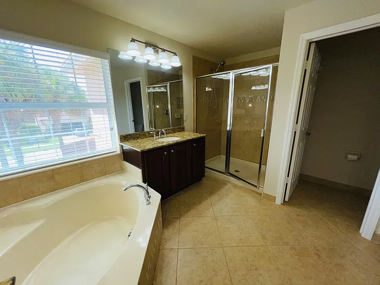 Master 5 piece bathroom