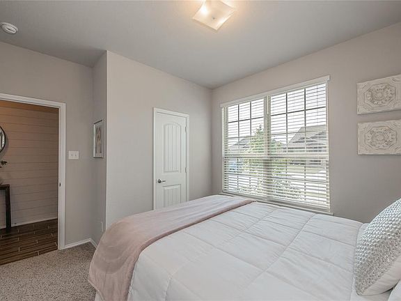 5th image of 10613 Hartley Ln