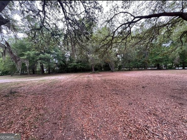524 Traders Hill Rd, Folkston, GA 31537