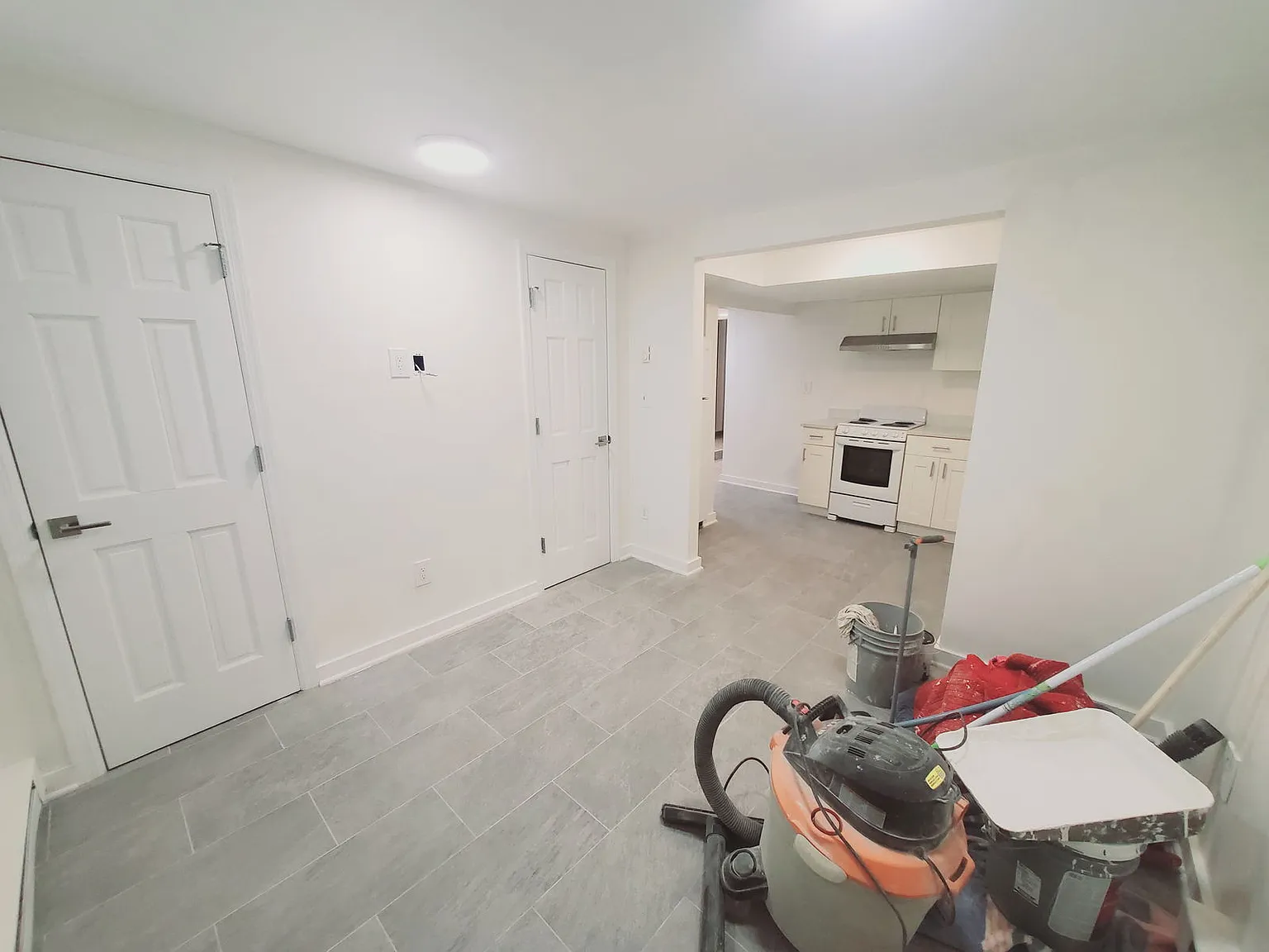 1 bed, 1.0 bath, 575 sqft, $1,799 — Photo 2