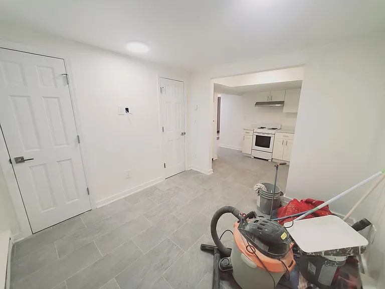 47 Lindale St #B — Photo 2