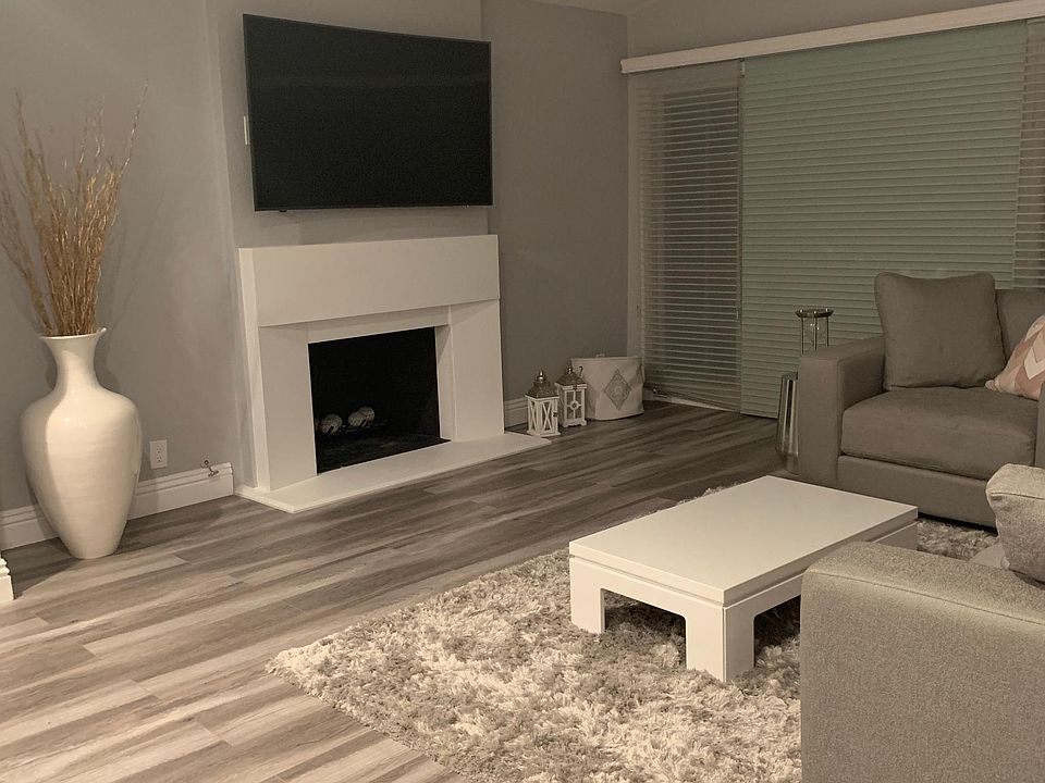 2nd image of 22591 La Vina Dr