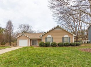 6302 Rye Mill Ct, Greensboro, NC 27410