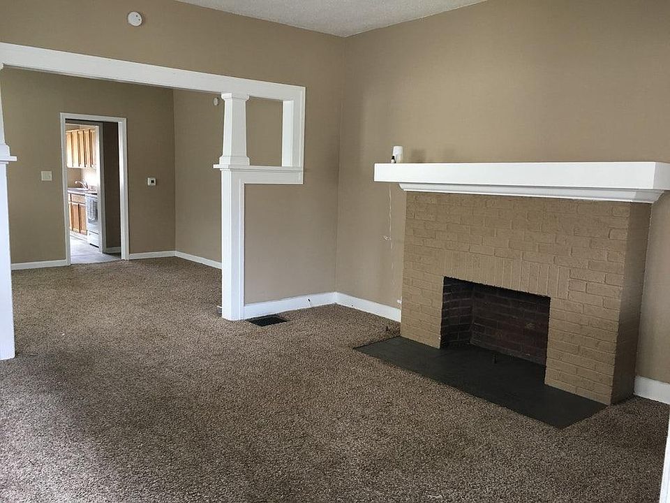 1st image of 1033 N Parker Ave