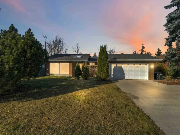16 Beauvista Dr, Strathcona County, AB T8A 3M5