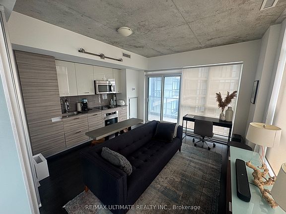 4th image of 210 Simcoe St #2002