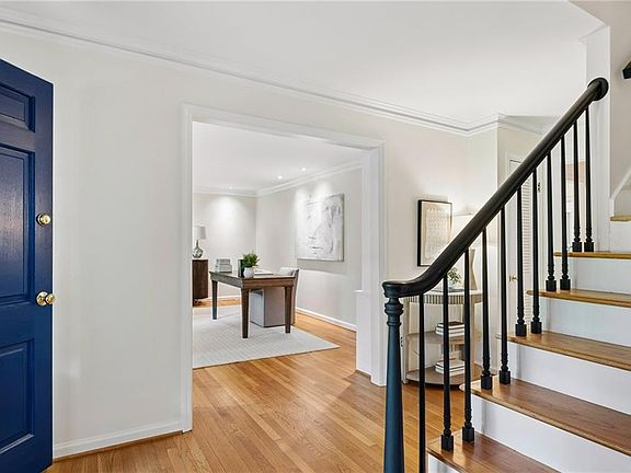 3rd image of 1040 Angelo Ct NE