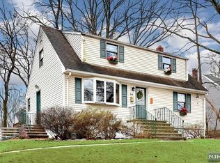 15 Beech St, Westwood, NJ 07675