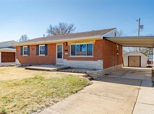 4014 Greenmeadows Dr, Saint Louis, MO 63123
