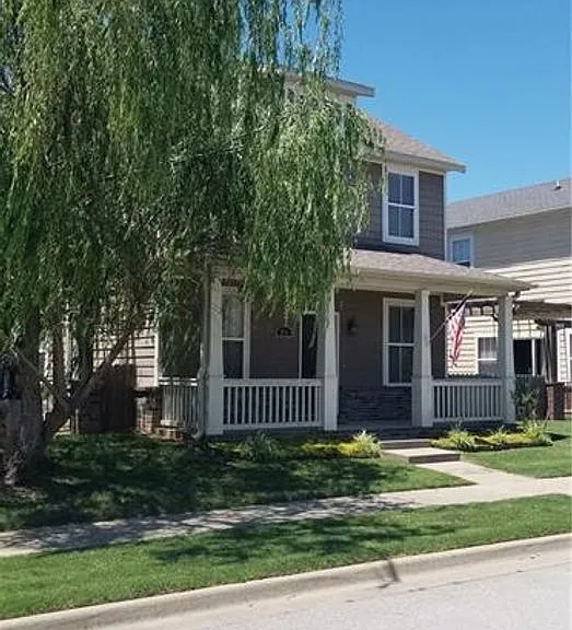 631 N Longfellow Ln — Photo 4