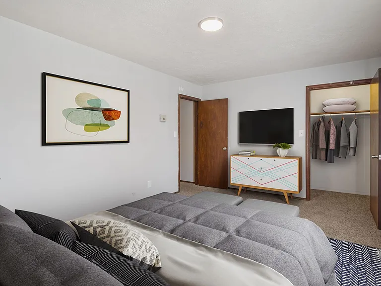 East Memorial Apartments — Photo 101