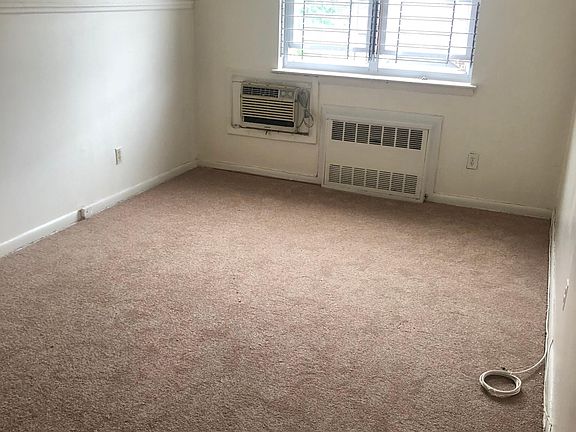 3rd image of 938 E 78th St #1