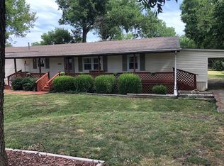 1213 6th St, Oswego, KS 67356