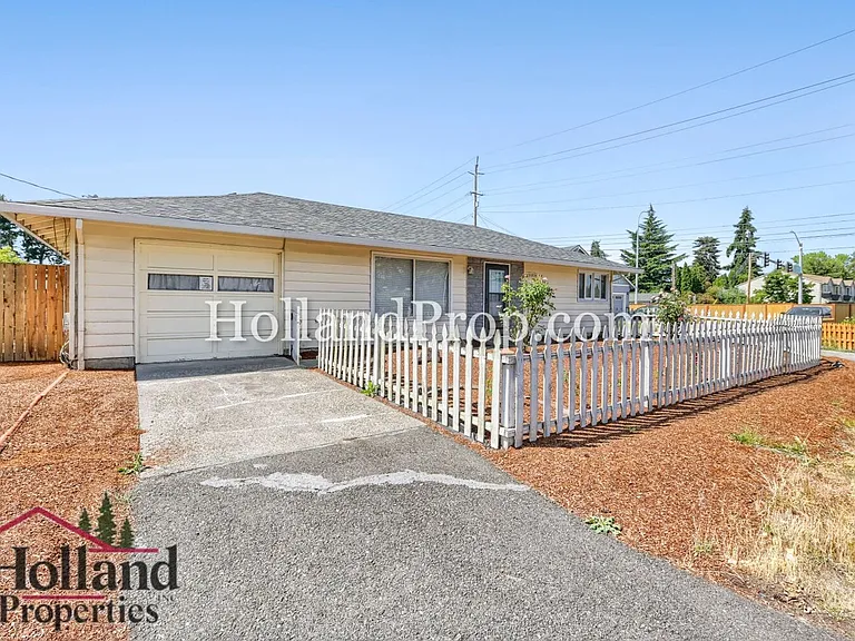 21820 Johnson St — Photo 3