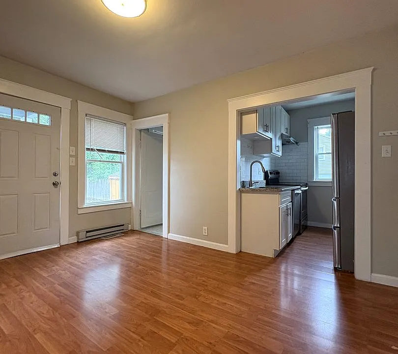 27-29 Jean Ave, Lowell