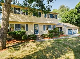 32 Meadowbrook Rd, Bedford, MA 01730