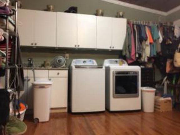 3rd image of 320 Dogwood Ln