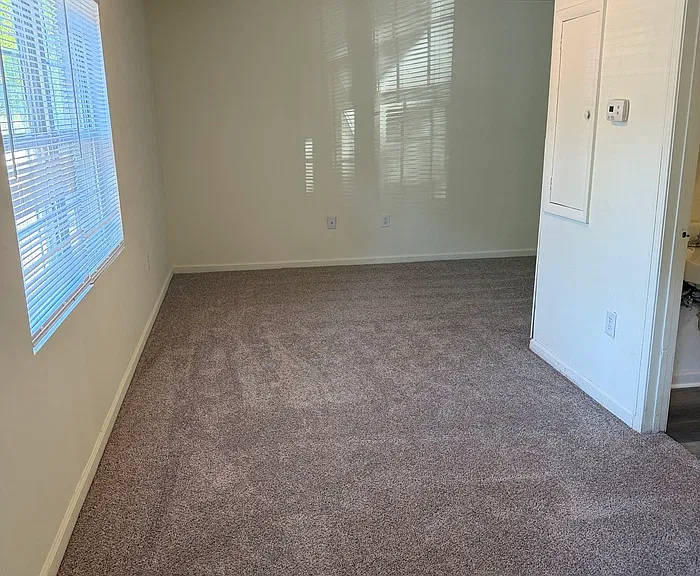 842 7th Avenue Pl SW #842 — Photo 2