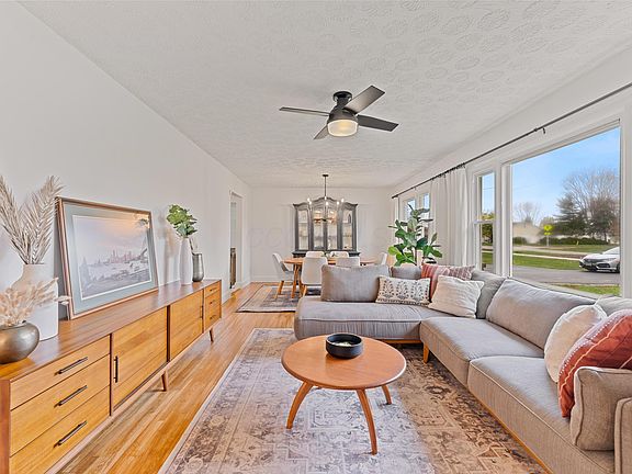 2nd image of 425 W Columbus St