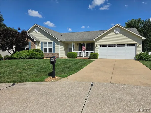 612 Otter Creek Trl, Saint Peters, MO 63376