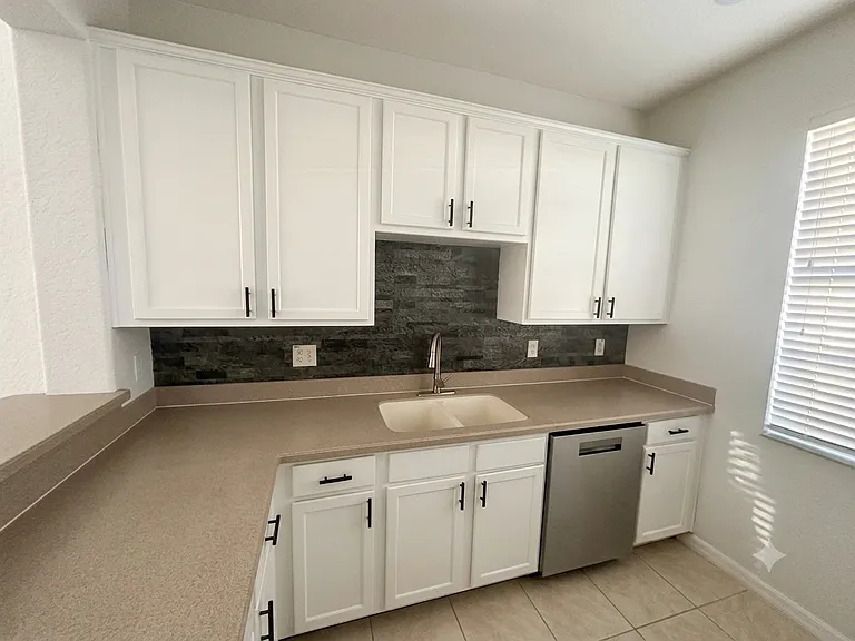 3910 Silverlake Way — Photo 17