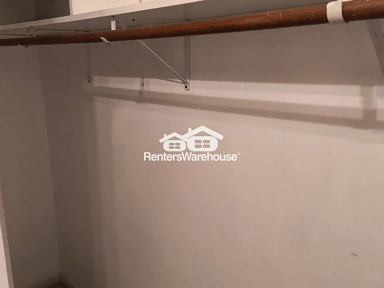 1901 Emerson Ave S #102 — Photo 18