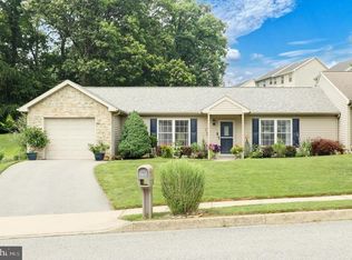 2305 Daisy Rd, York, PA 17402