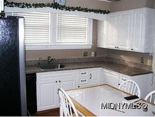2nd image of 187 Proctor Blvd