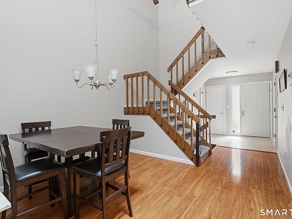 4th image of 6 Uplands Way #6