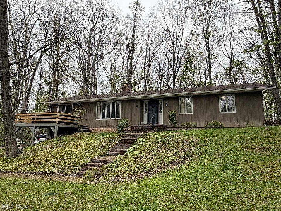 1st image of 94 Pinecrest Dr